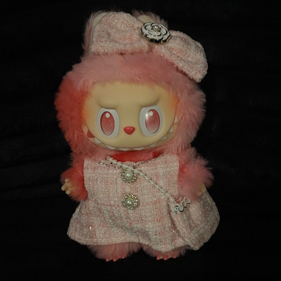 Labubu Outfit - Picture 1 of 4